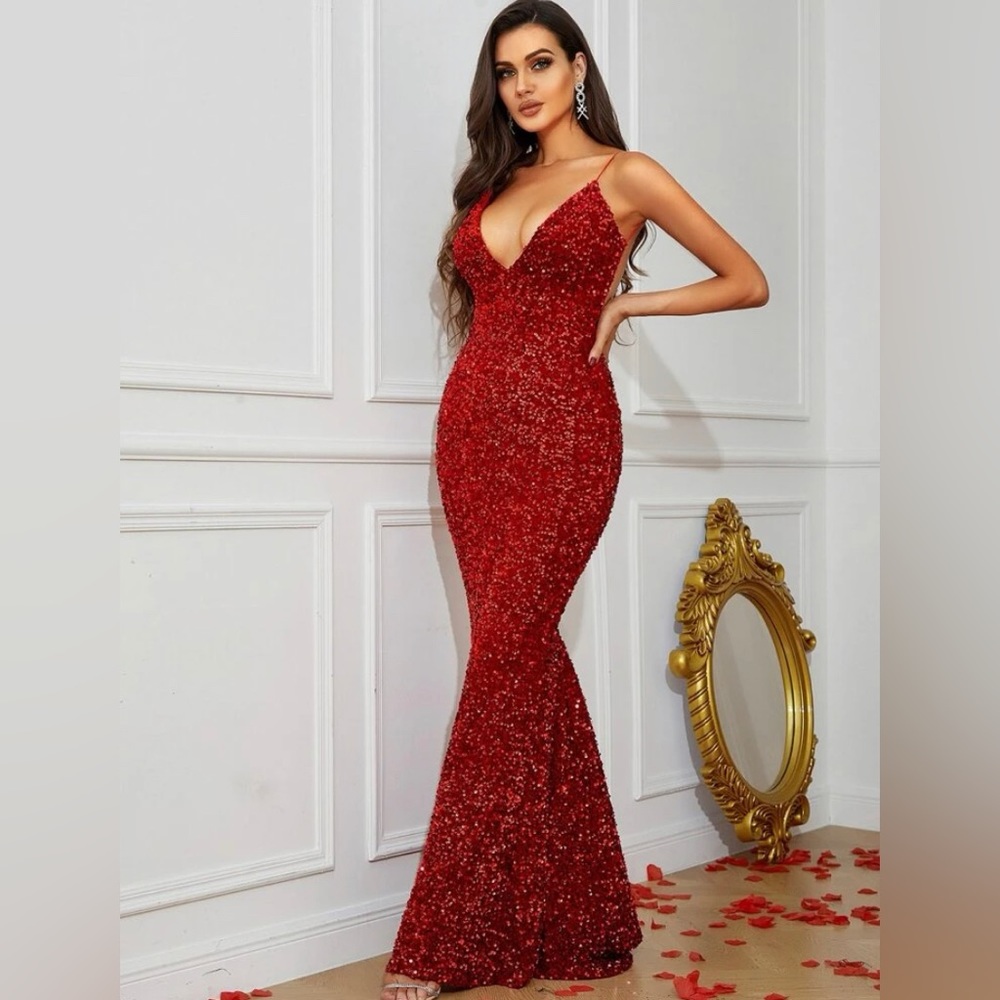 LOVE&LEMONADE Backless Mermaid Hem Sequins Cami Dress
